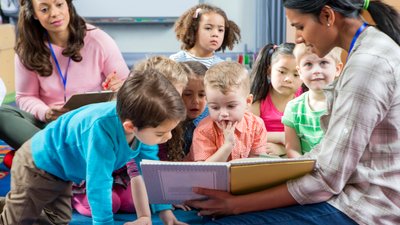 Kindern vorlesen