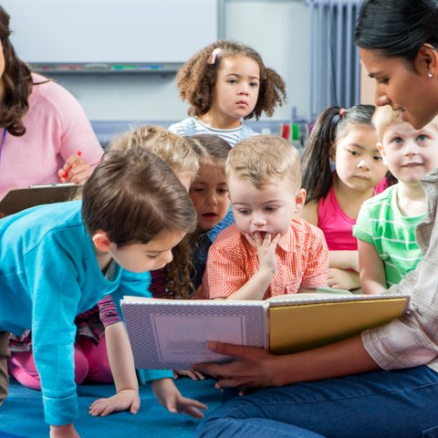Kindern vorlesen